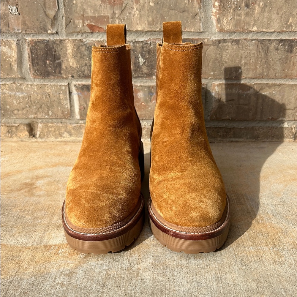 Tory Burch Tan Suede Ankle Chelsea/Lug Boots size 8 1/2 - Picture 3 of 8
